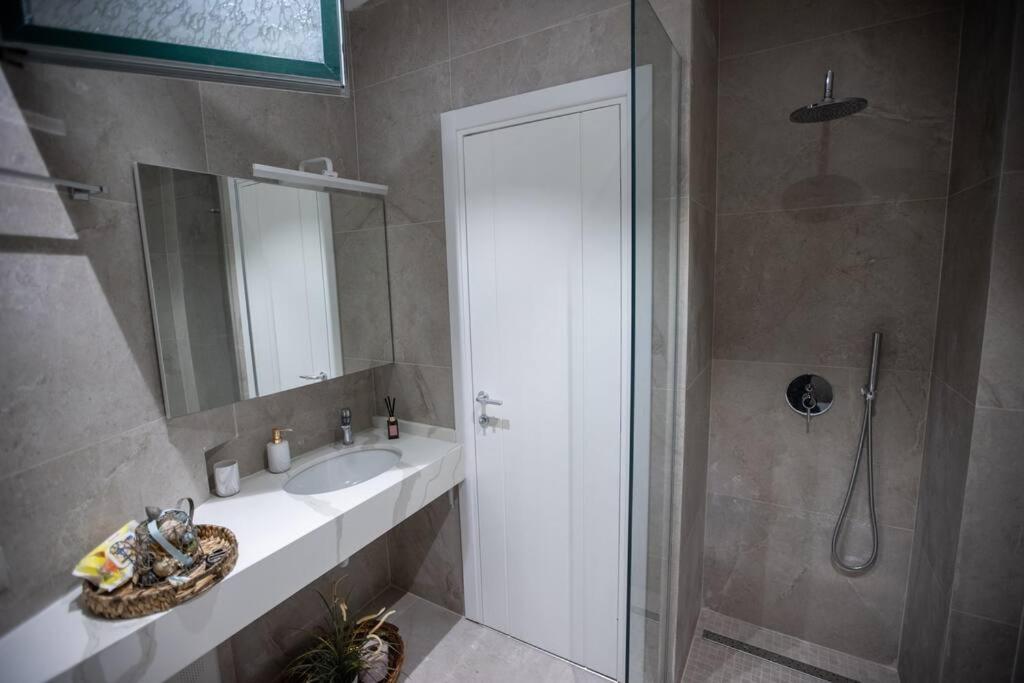 Holiday home The Pine Grove Golem (Tirana)